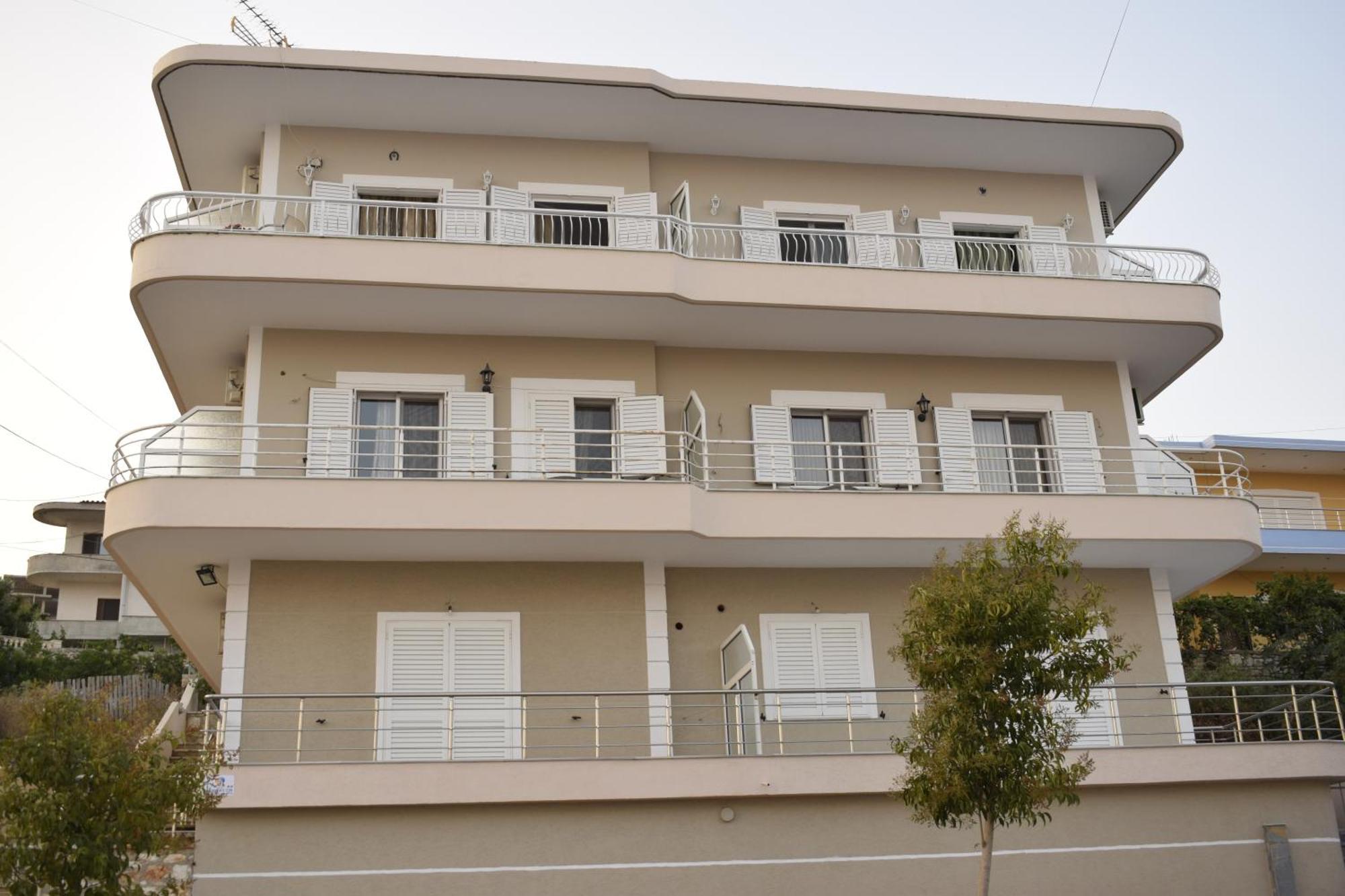 Isabela Apartments Саранде Екстериор снимка