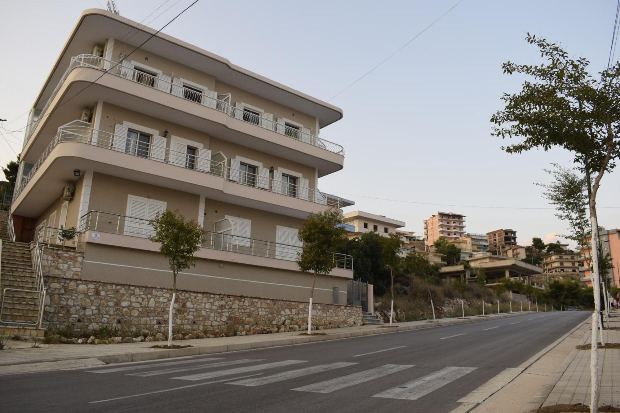 Isabela Apartments Саранде Екстериор снимка