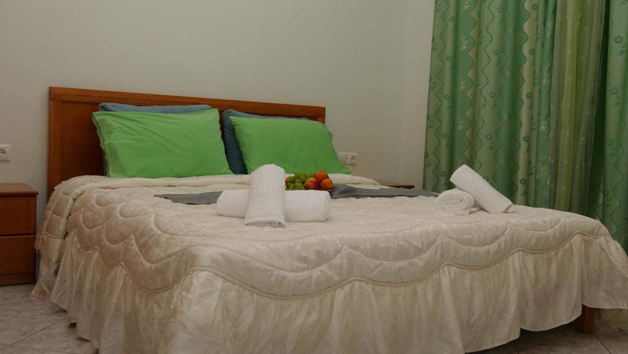 Isabela Apartments Саранде Екстериор снимка